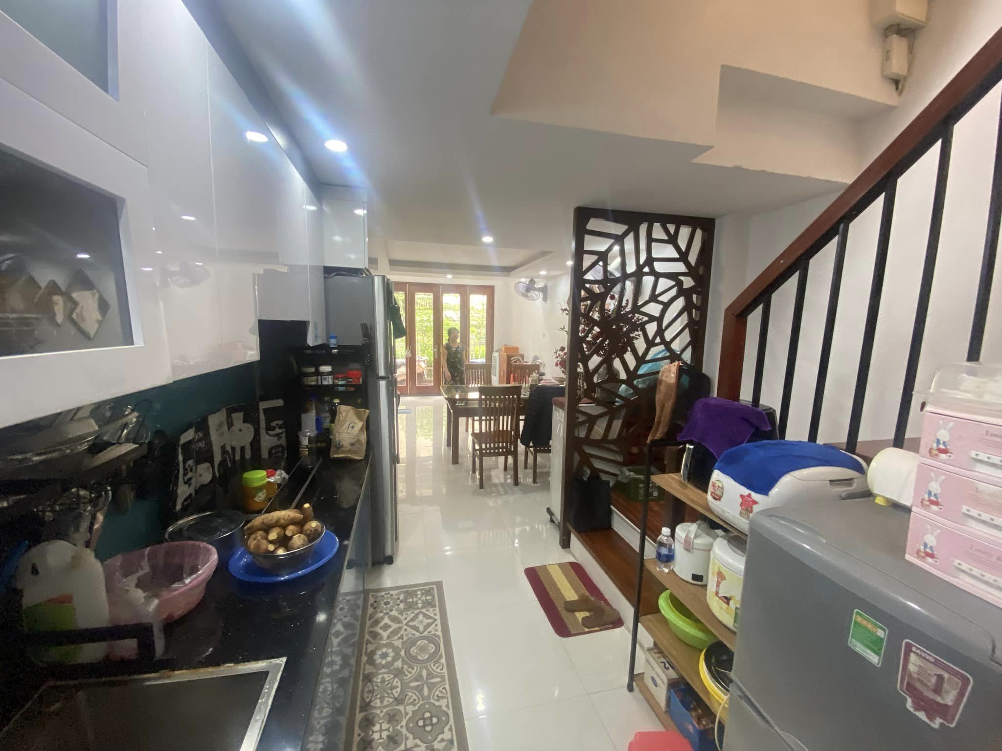 NHÀ ĐẸP LẠC LONG QUÂN – 4 TẦNG  x 34m2 – GẦN Ô TÔ – GIÁ 6,2 TỶ 2