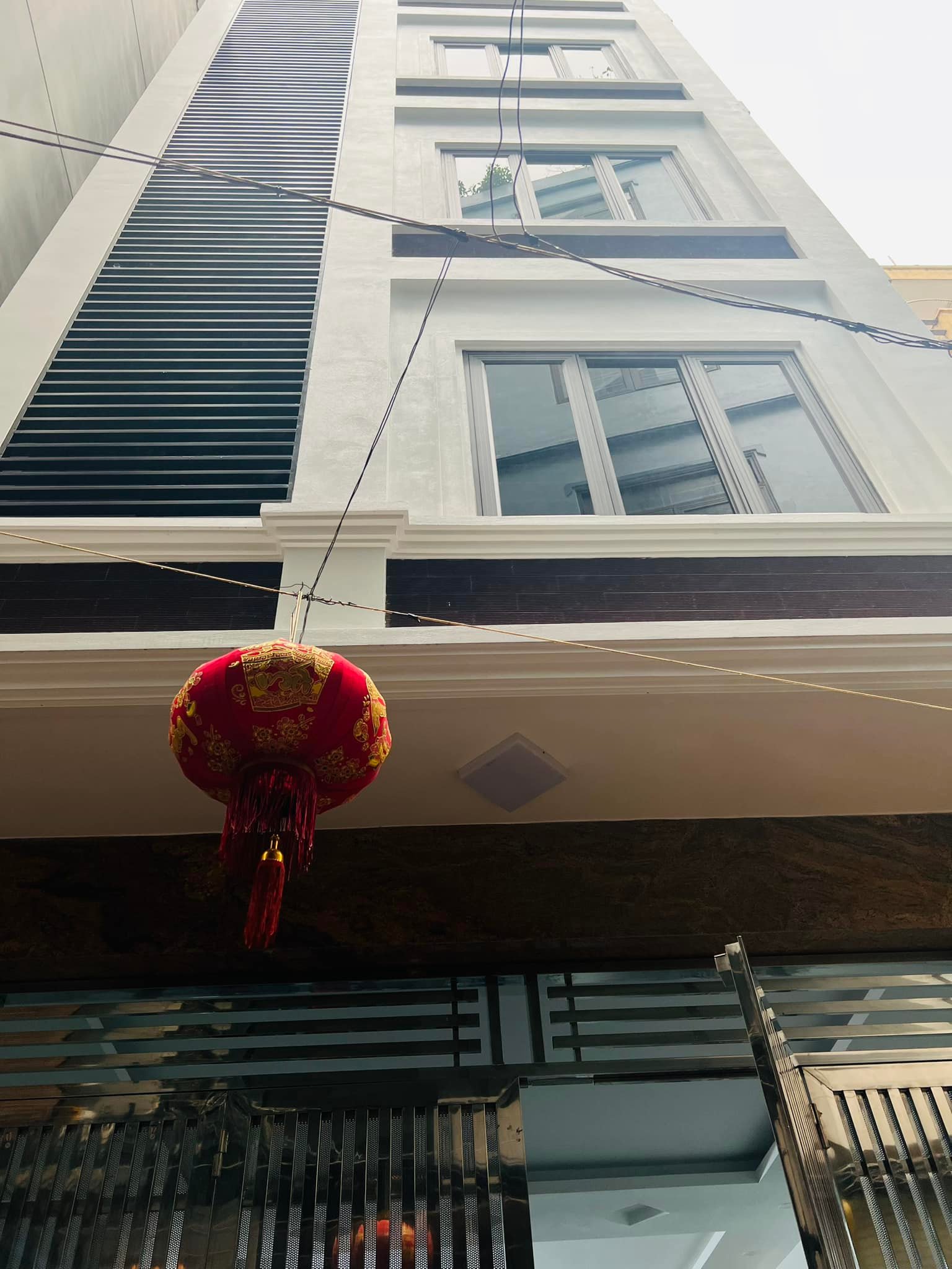 NHÀ ĐẸP LẠC LONG QUÂN – 4 TẦNG  x 34m2 – GẦN Ô TÔ – GIÁ 6,2 TỶ