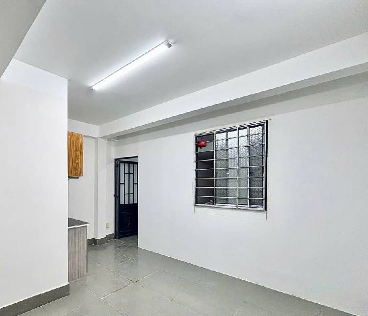 Bán nhà CHDV Bến Bình Đông 5x18 xây 5 tầng mớ 36 tr/ tháng chỉ 8 tỷ 3 3