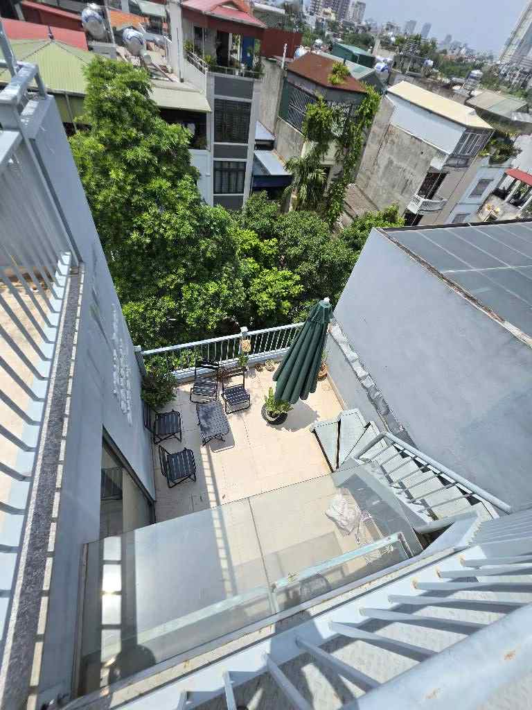 Siêu phẩm mặt phố Long Biên, 86m x 6 tầng, mặt tiền 10m, lô góc, 3 thoáng, thông sàn kinh doanh 4