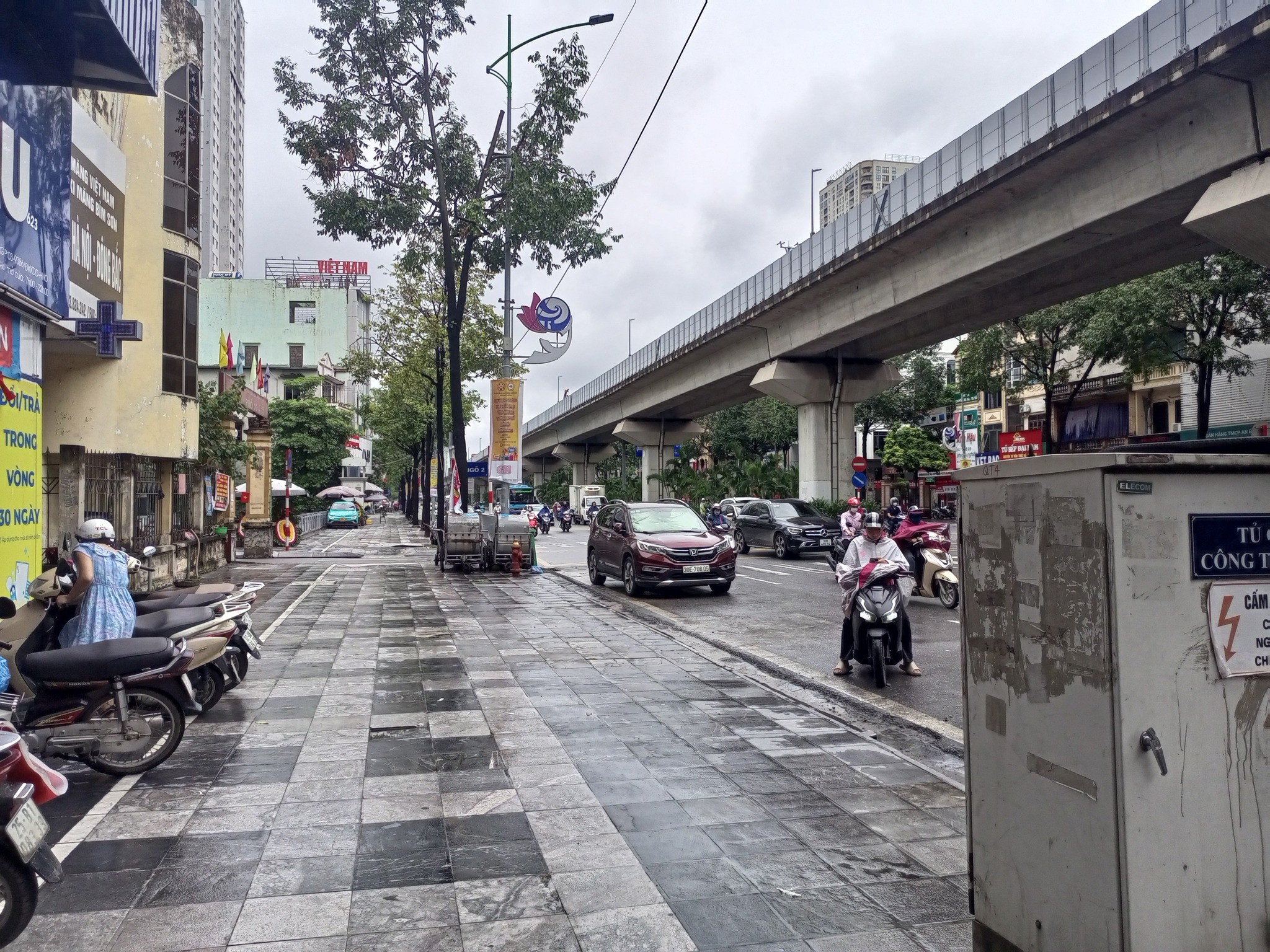 VỠ NỢ BÁN GẤP ,NHÀ MẶT PHỐ QUANG TRUNG - HÀ ĐÔNG -5 Ô TÔ TRÁNH , LÔ GÓC - KINH DOANH ĐỈNH - VỈA HÈ 3