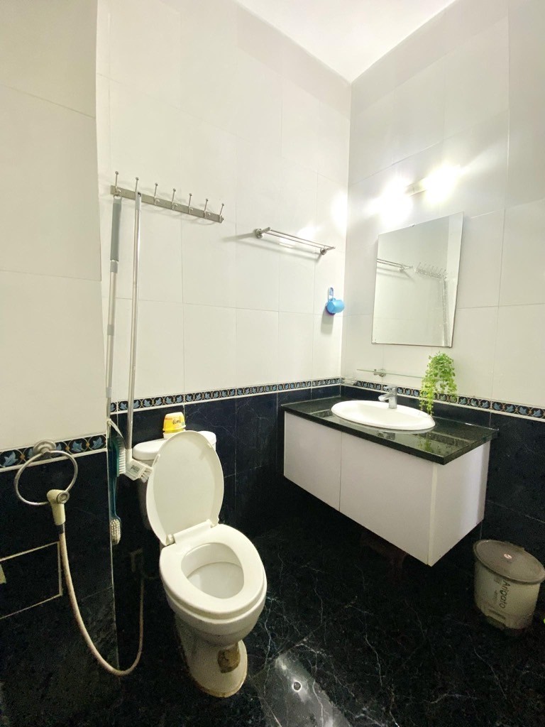 Cần bán Nhà mặt tiền đường Hoàng Mai, Phường Hoàng Văn Thụ, Diện tích 36m², Giá 6.5 Tỷ 2