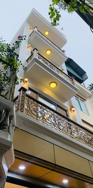 Bán nhà mặt phố Xuân La, Tây Hồ, vỉa hè ô tô tránh, kinh doanh sầm uất. Giá 22 tỷ 2