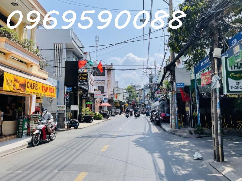 BÁN NHÀ XHT Tân Phú Nguyễn Quý Anh 44m2, 2 Tầng. Giá CHỈ 6.5 Tỷ SHR! 3