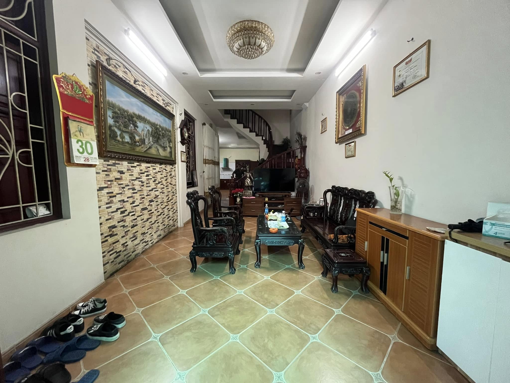 CẦN BÁN-NHÀ ĐỊA CHỈ MẶT PHỐ NGỌC LÂM LONG BIÊN-90M 4T 15xTỶ-KINH DOANH SẦM UẤT-Ở NGAY