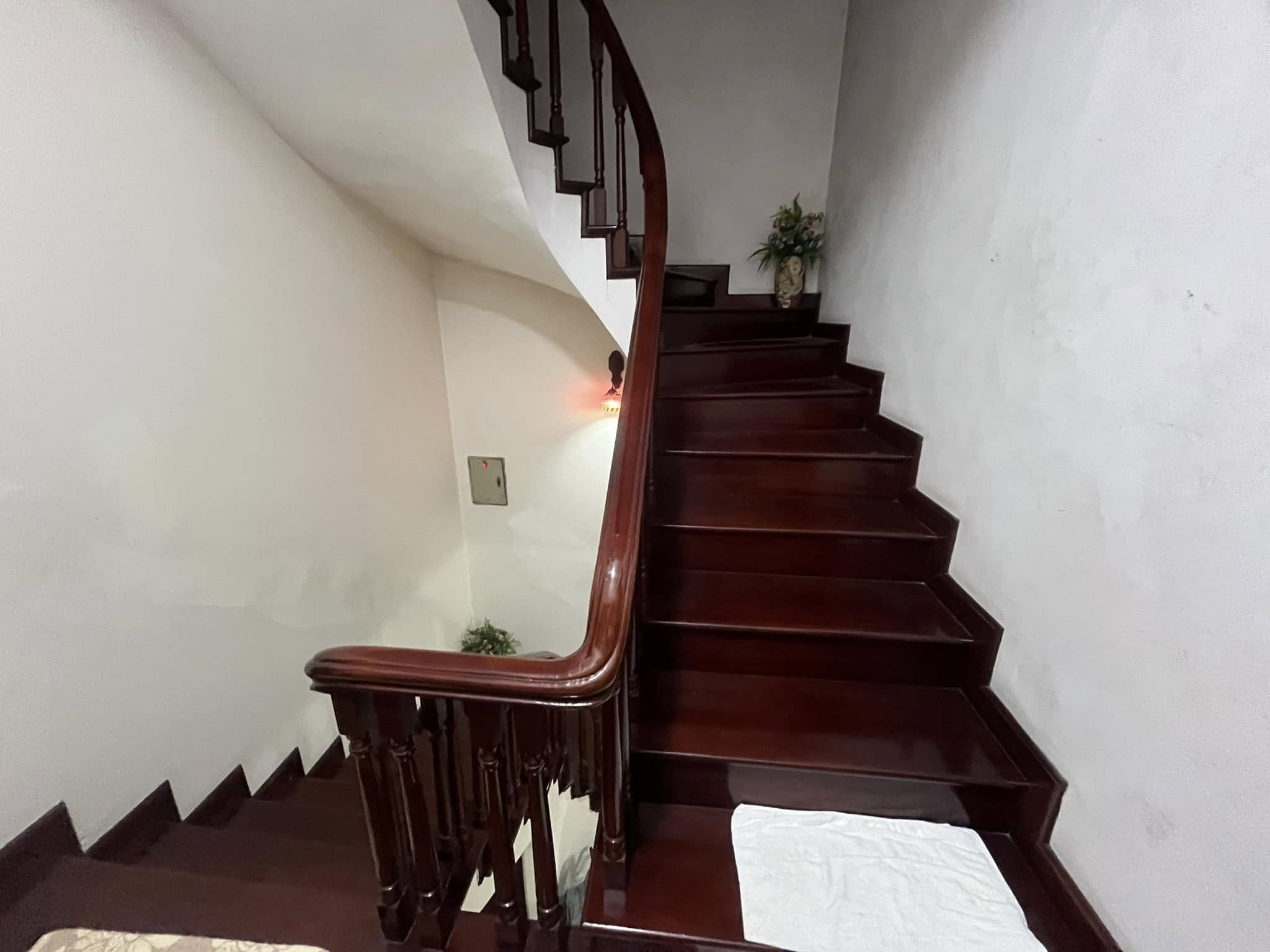 CẦN BÁN-NHÀ ĐỊA CHỈ MẶT PHỐ NGỌC LÂM LONG BIÊN-90M 4T 15xTỶ-KINH DOANH SẦM UẤT-Ở NGAY 5