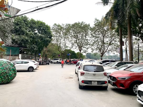 Mặt Hồ Ba mẫu 80M2 6 Tầng 44 Tỷ Lô Góc 2 Mặt Thoáng View Hồ KD Vỉa Hè Ô TÔ