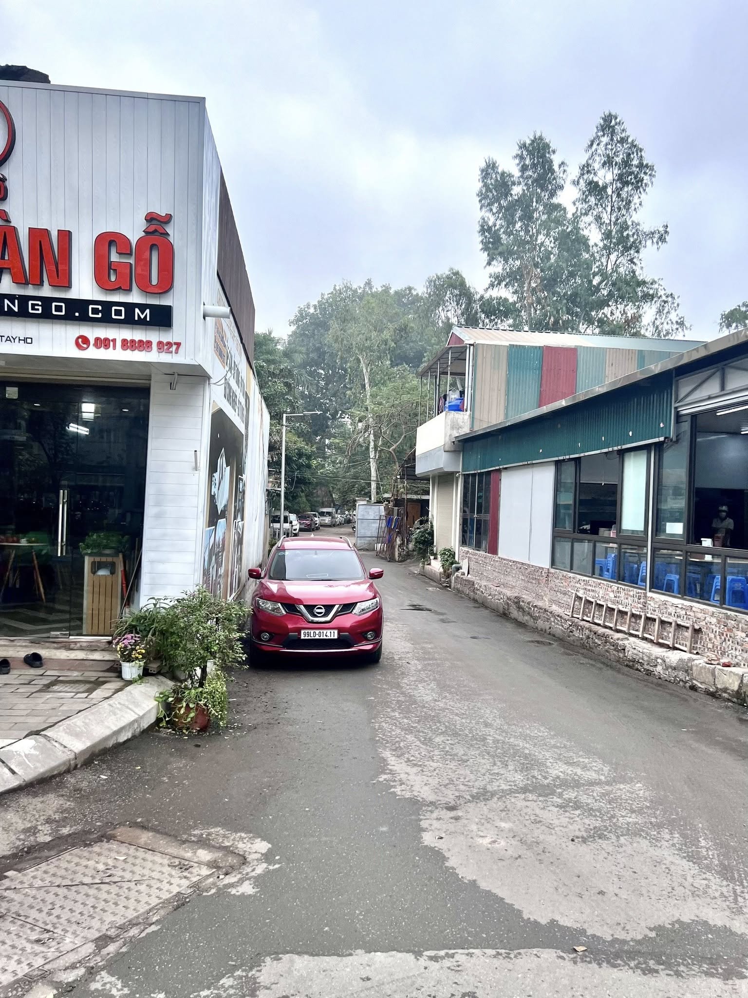 Siêu hiếm Lạc Long Quân MT 9,6m nhỉnh 250tr/m2,VH đá bóng, đối diện Lotte 270m2 tặng nhà 2 tầng 3