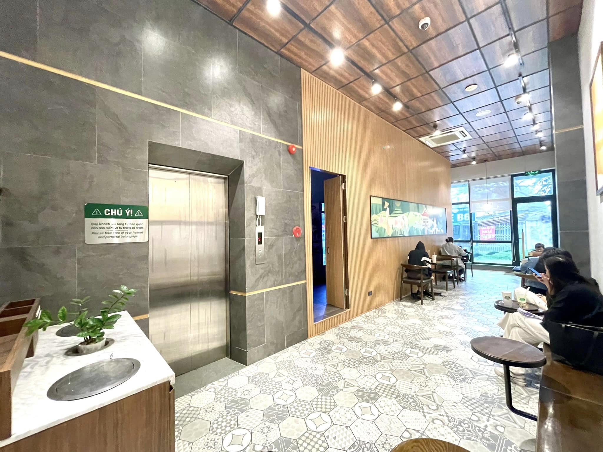 Trần Đại Nghĩa HBT 140m² 2MT Phố + Ngõ Ôtô Vỉa hè 4T Thang máy Thuê 2.4tỷ/năm 108 tỷ
