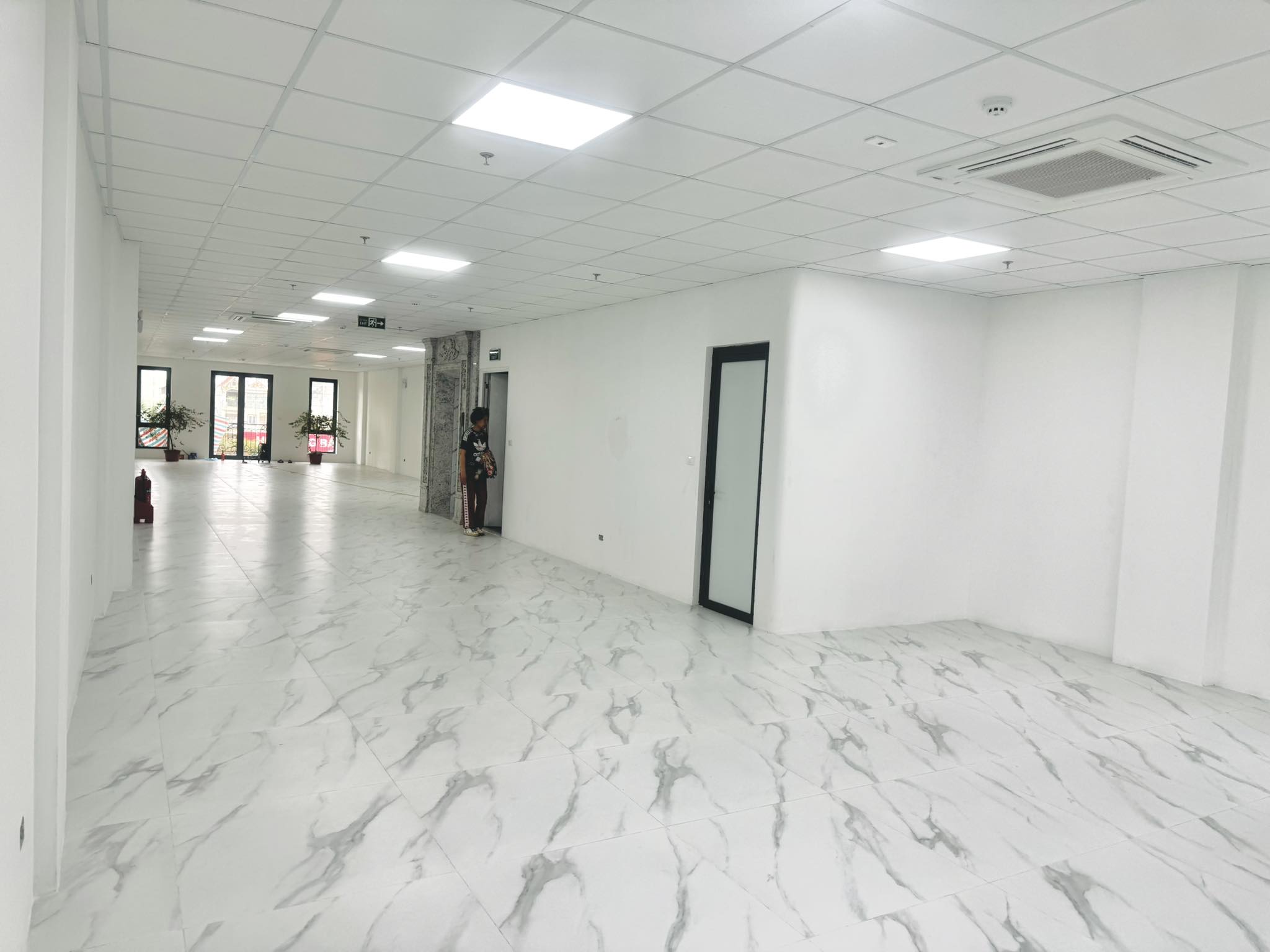 Siêu phẩm MP Đại Cồ Việt HBT 195m² MT 6.8m 9T hầm ô tô dòng tiền 250tr/th 155 tỷ 2