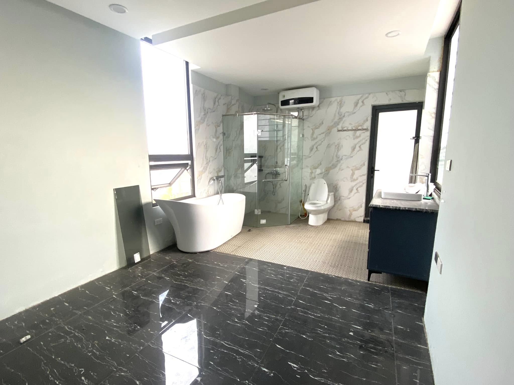Tòa nhà MP Thụy Khuê  153m² 8 tầng có hầm mặt tiền 6m thu 3,5 tỷ/năm chỉ 93 tỷ 3