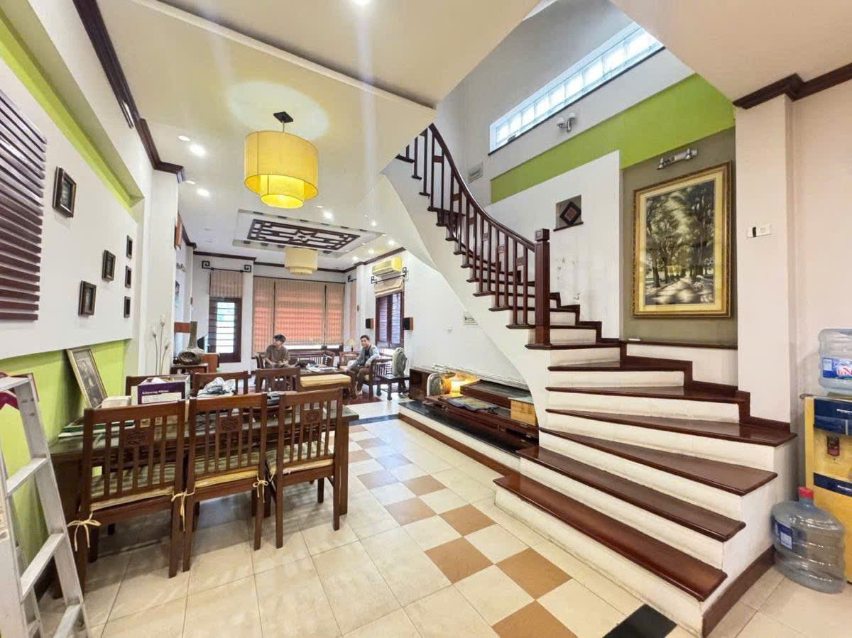 Bán nhà mặt phố Bà Triệu – 74m² x 6 tầng – lô góc – thu nhập 100tr/tháng – chỉ 68 tỷ 2