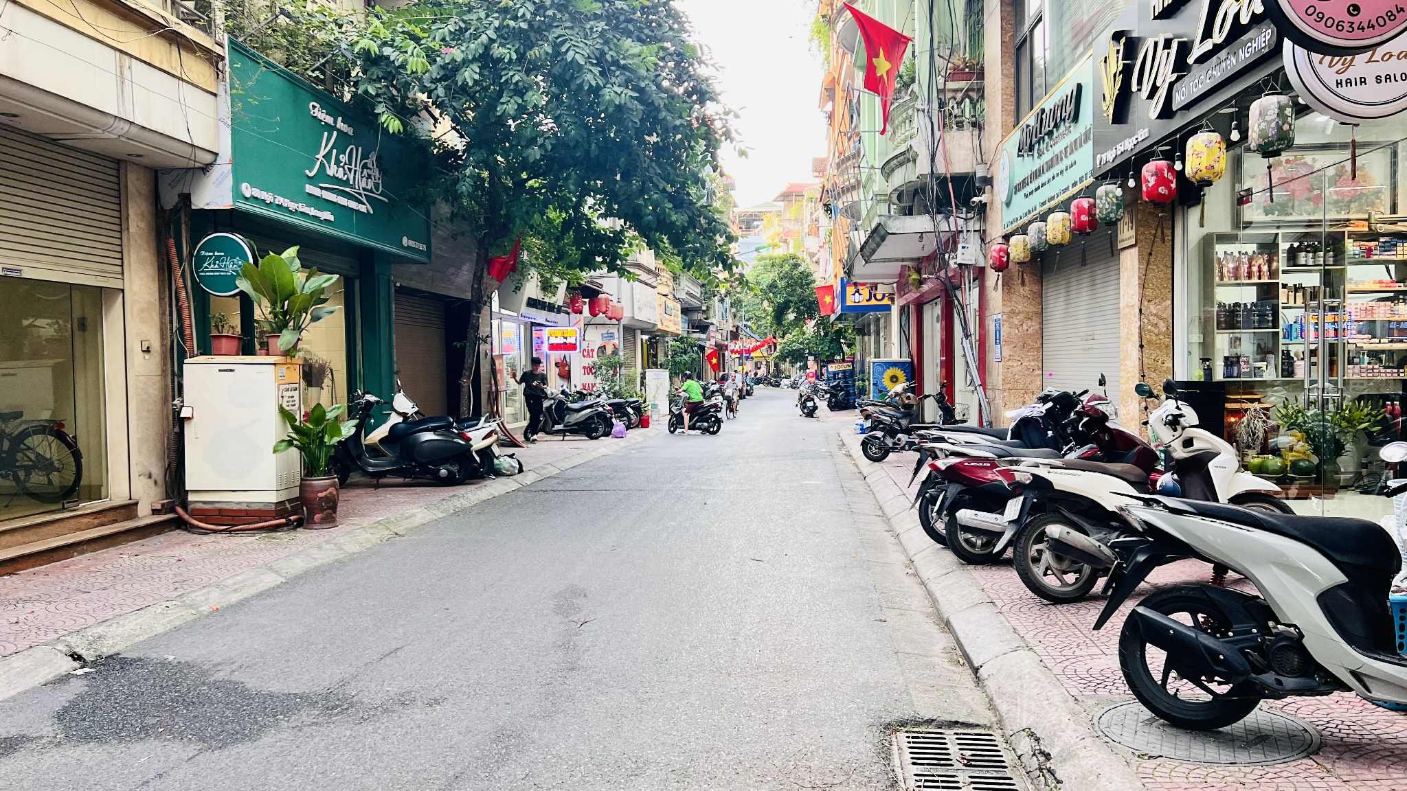 bán nhà Ngọc Lâm, 150m, mặt tiền 5.6m, nở hậu, vỉa hè, ôtô tránh 2