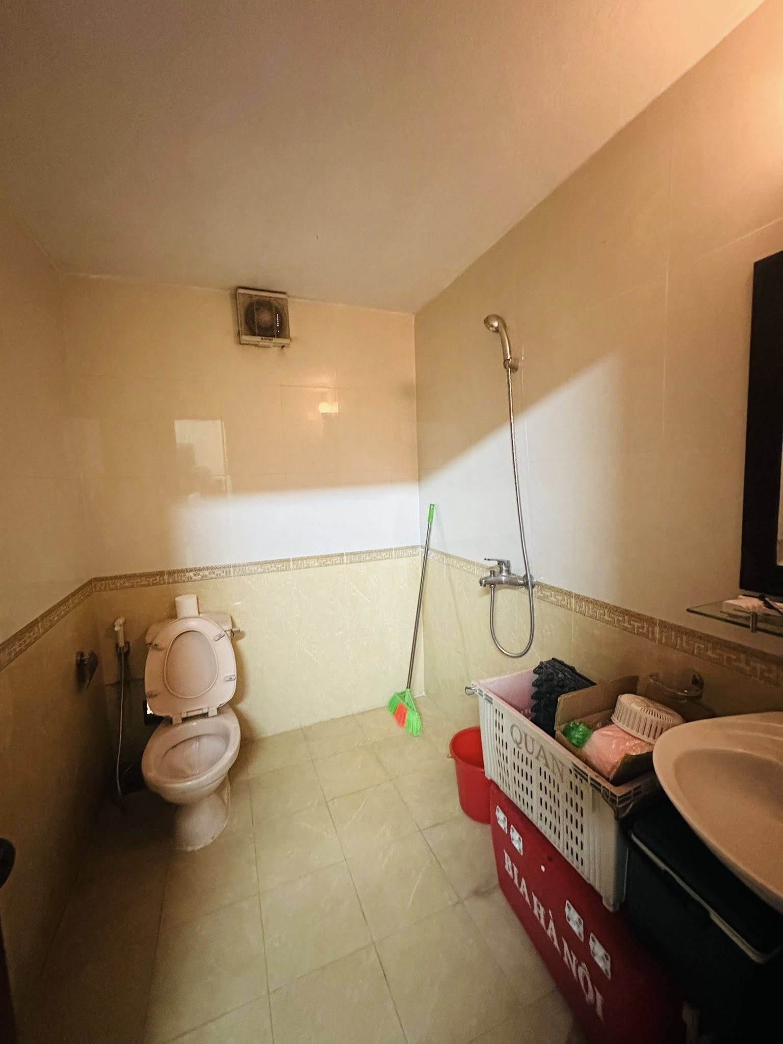 Mặt Phố Lê Thanh Nghị 62M2 5 Tầng MT 5.5M 36.8 Tỷ Đường To hè rộng 5