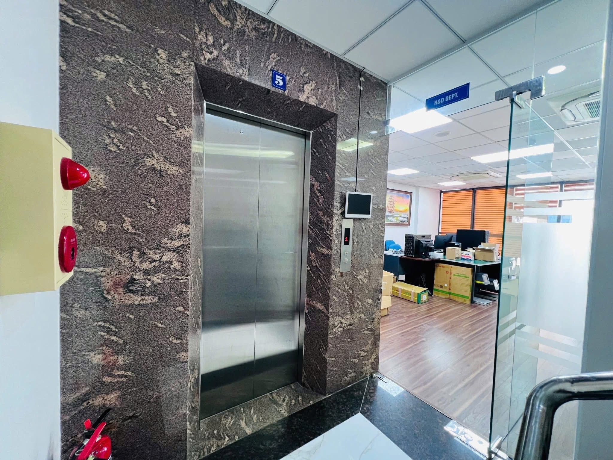 Bán nhà phân lô Xuân La - Ngoại Giao Đoàn, Tây Hồ DT 95m2 - MT 5m,  2 ô tô tránh, nhà đẹp, KD 2