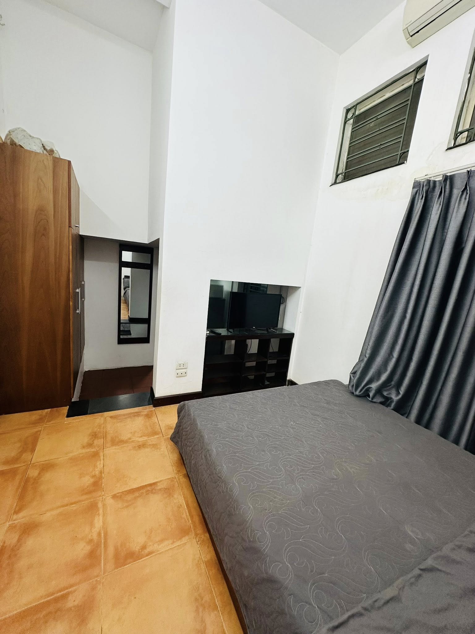 Phân Lô Linh Lang - 6 Tầng Thang Máy - Vỉa Hè KD Sầm Uất - Ô Tô Tránh - 55m² 25.5 Tỷ! 6