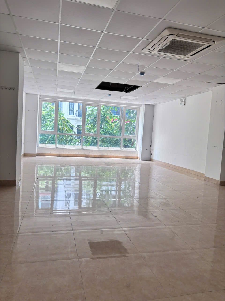 Mặt Phố Trương Công Giai 100M2 7 Tầng Thang Máy MT 6M 67 Tỷ Dòng tiền cao