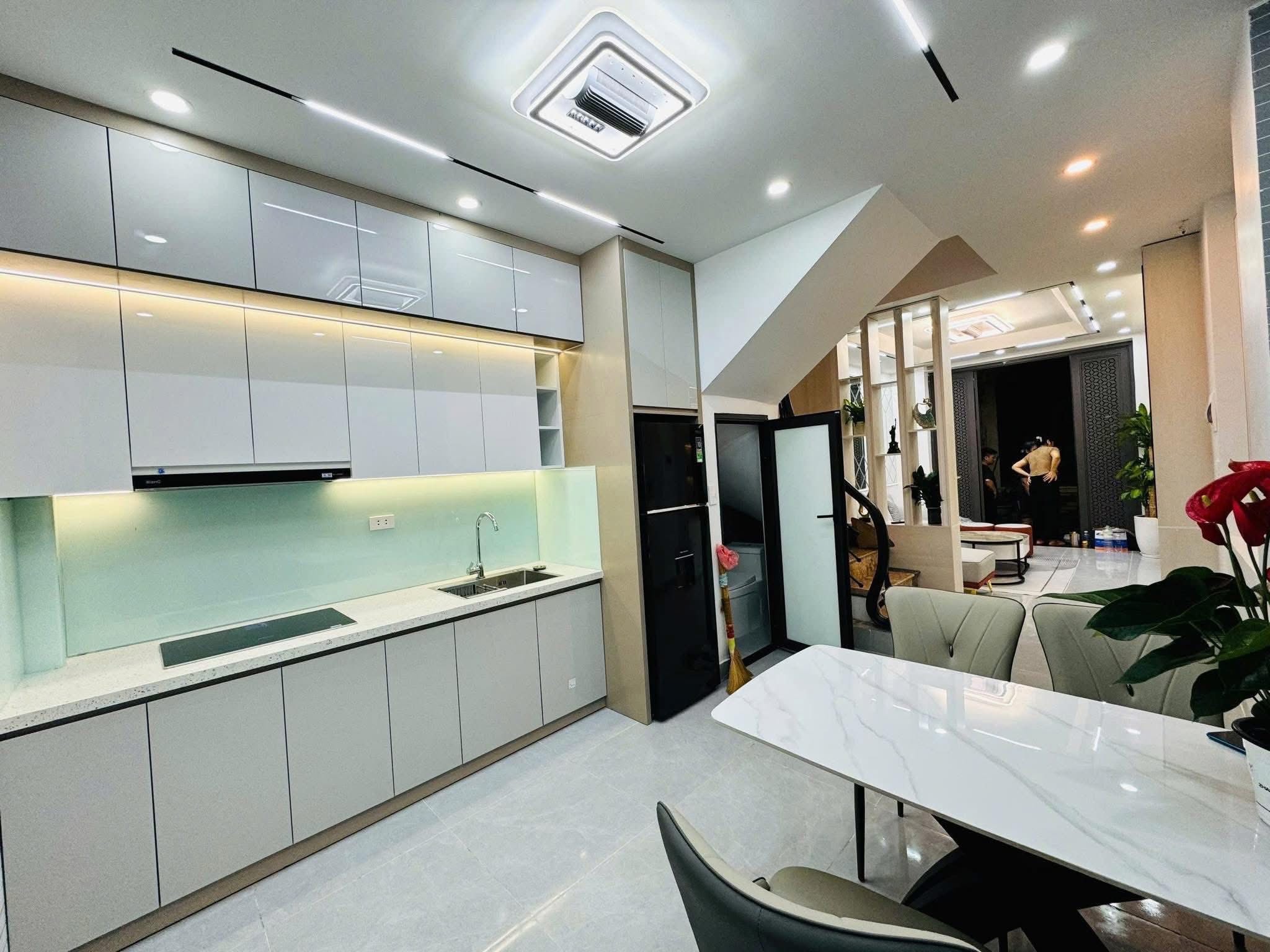 CỰC PHẨM KHƯƠNG HẠ - NGÕ THÔNG - 3 GÁC TRÁNH - FULL NỘI THẤT - BAY NHANH 2