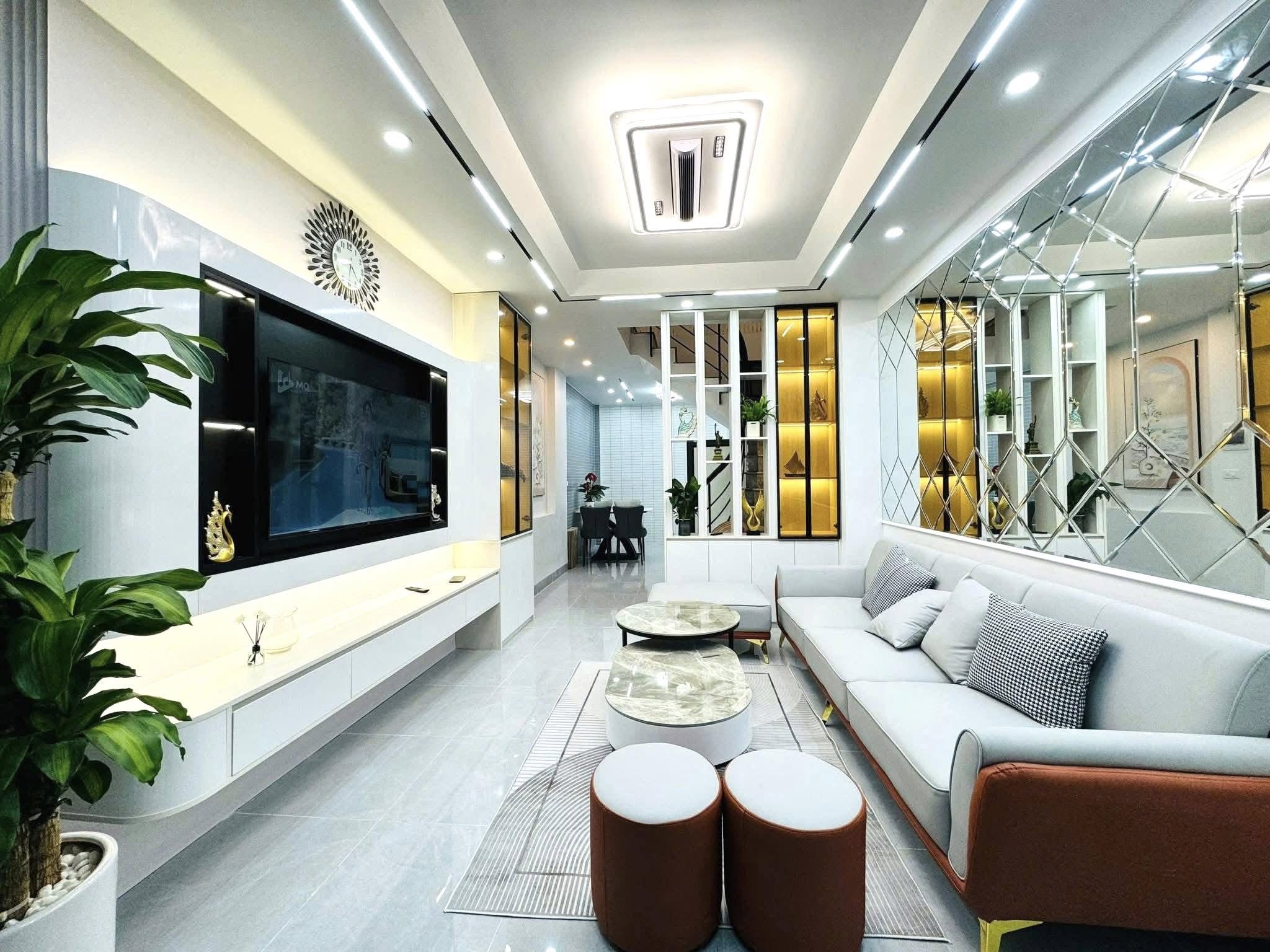 CỰC PHẨM KHƯƠNG HẠ - NGÕ THÔNG - 3 GÁC TRÁNH - FULL NỘI THẤT - BAY NHANH