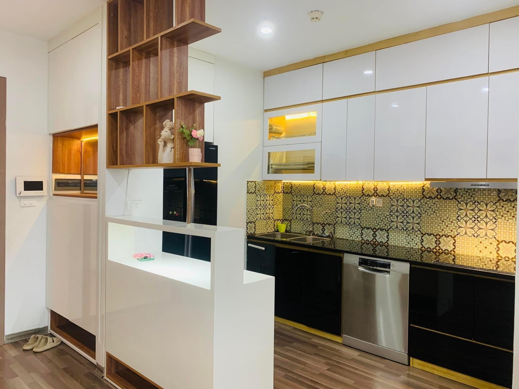 Căn hộ 2 ngủ, tầng trung- Vinhome Gardenia, P. Hàm Nghi, Cầu Diễn.