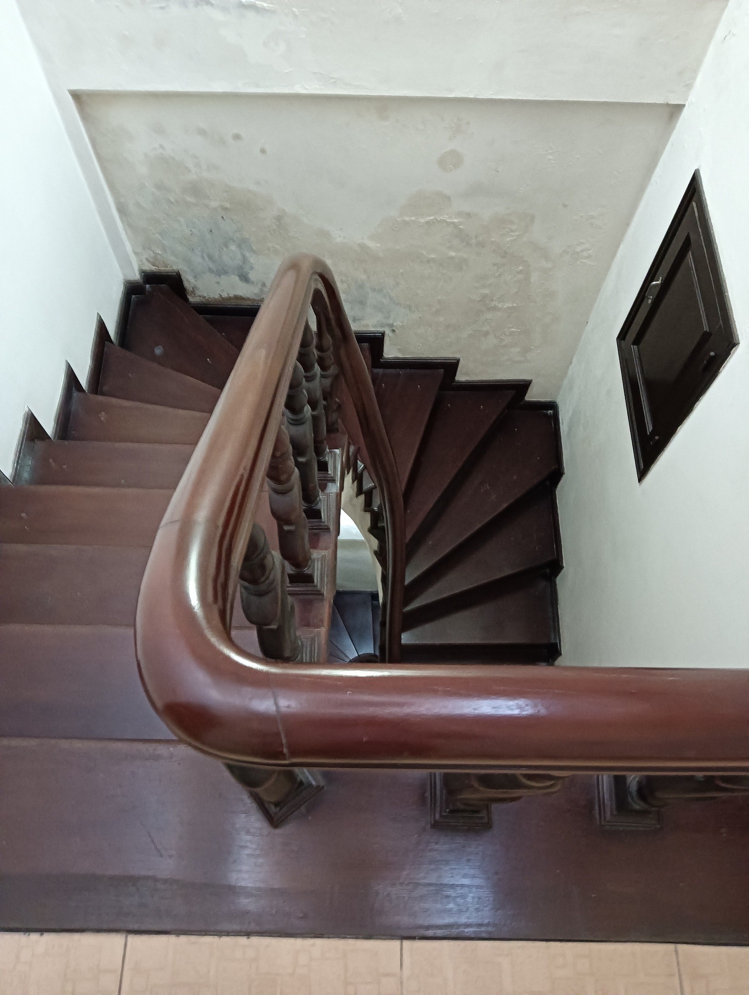 BÁN NHÀ MẶT NGÕ-BẠCH ĐẰNG HAI BÀ-PHÂN LÔ-ÔTÔ VÀO NHÀ-VỈA HÈ RỘNG-KINH DOANH-41M 4T 16xTỶ 2