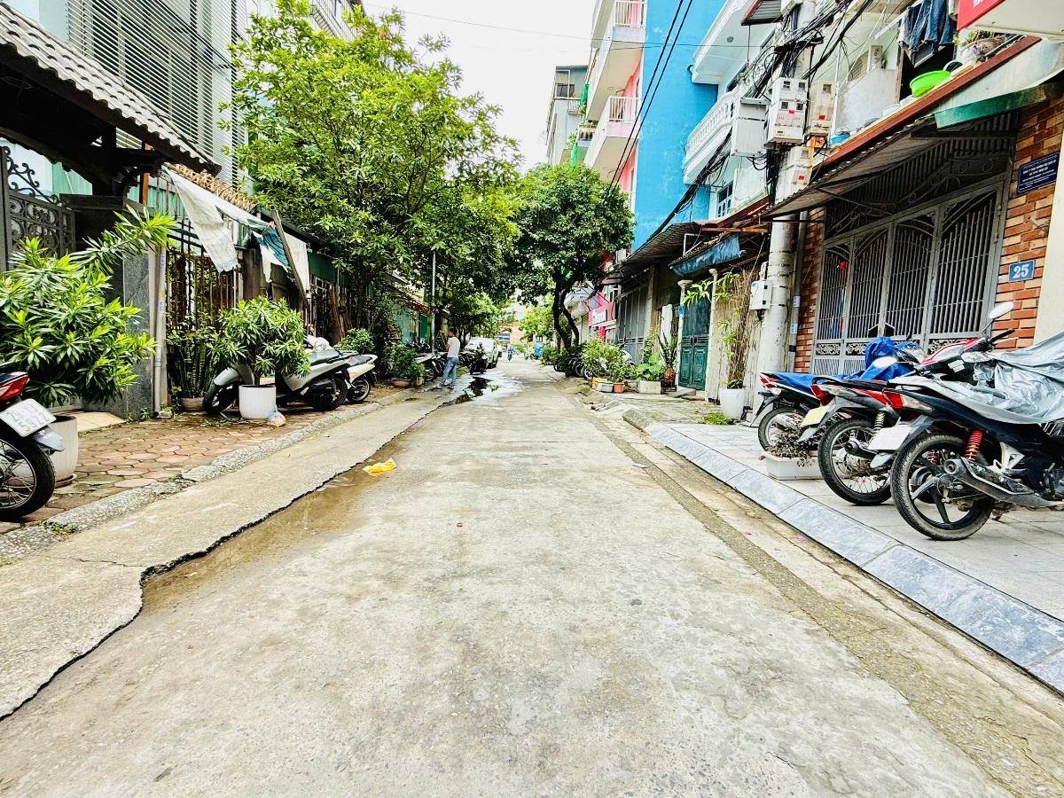 Bán nhà phân lô 75m2, 4 tầng, mặt phố Nguyễn Khuyến, Hà Đông - Ô tô tránh, kinh doanh đỉnh cao.