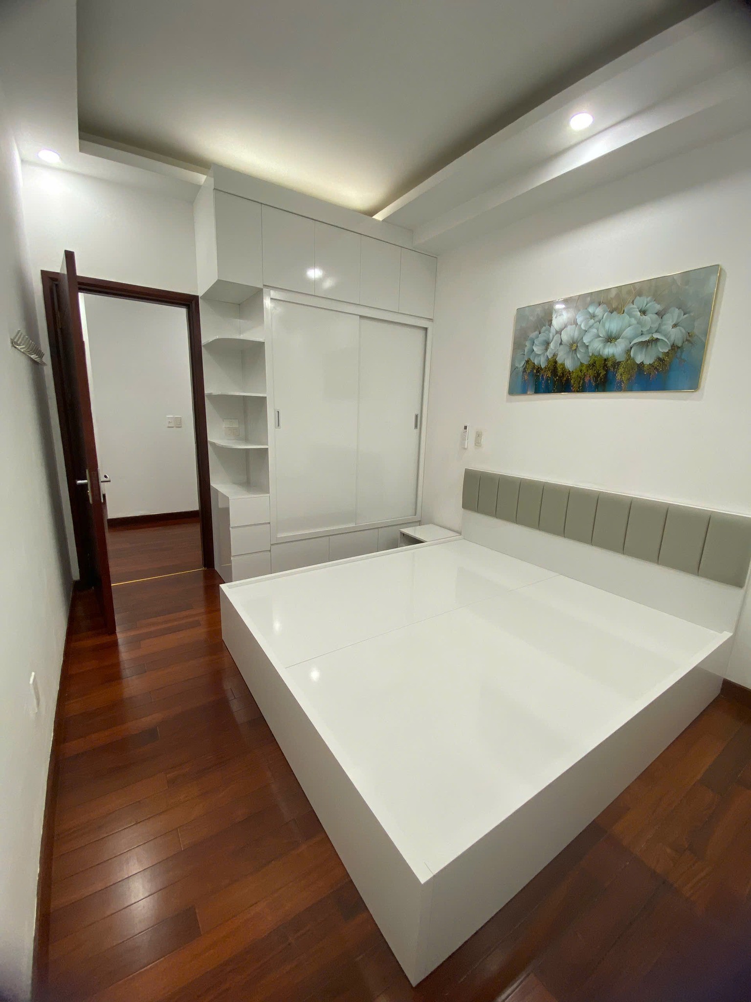 Căn hộ 3 phòng ngủ- Mỹ ĐÌnh Plaza. Nội thất trang bị đầy đủ chưa sử dụng. 5