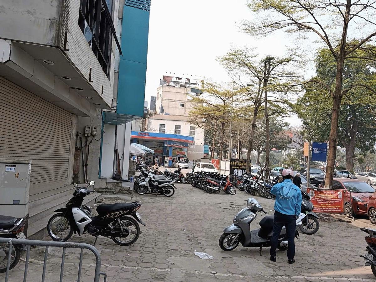 Mặt phố Láng ĐĐ 110m² MT 7m Lô góc 3 thoáng Vỉa hè rộng 10m Xây Building 68.6 tỷ 2