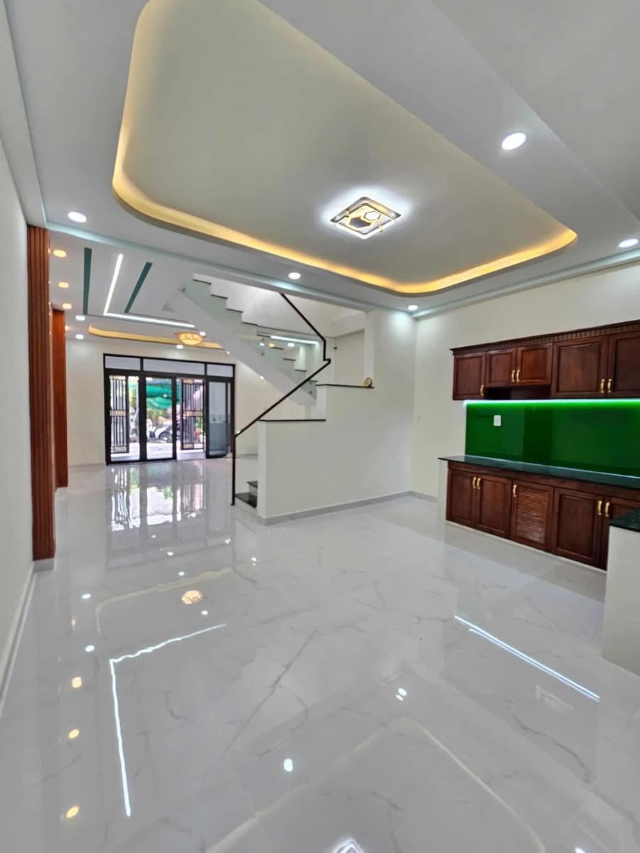SIÊU PHẨM 2 TẦNG BTCT ĐẸP LUNG LINH - 88M2 - NGANG 5M - MẶT TIỀN ĐƯỜNG XUÂN THỚI 16  - GẦN GIÁO XỨ 3