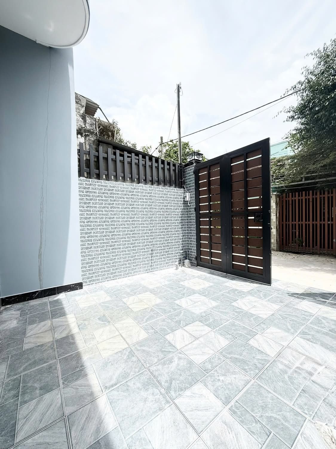 NHÀ 2 TẦNG ĐÚC 79M2, NỞ HẬU TÀI LỘC. Ô TÔ ĐỖ CỬA SÁT MẶT TIỀN DƯƠNG CÔNG KHI ,GẦN CHỢ NGÃ BA ÔNG 4