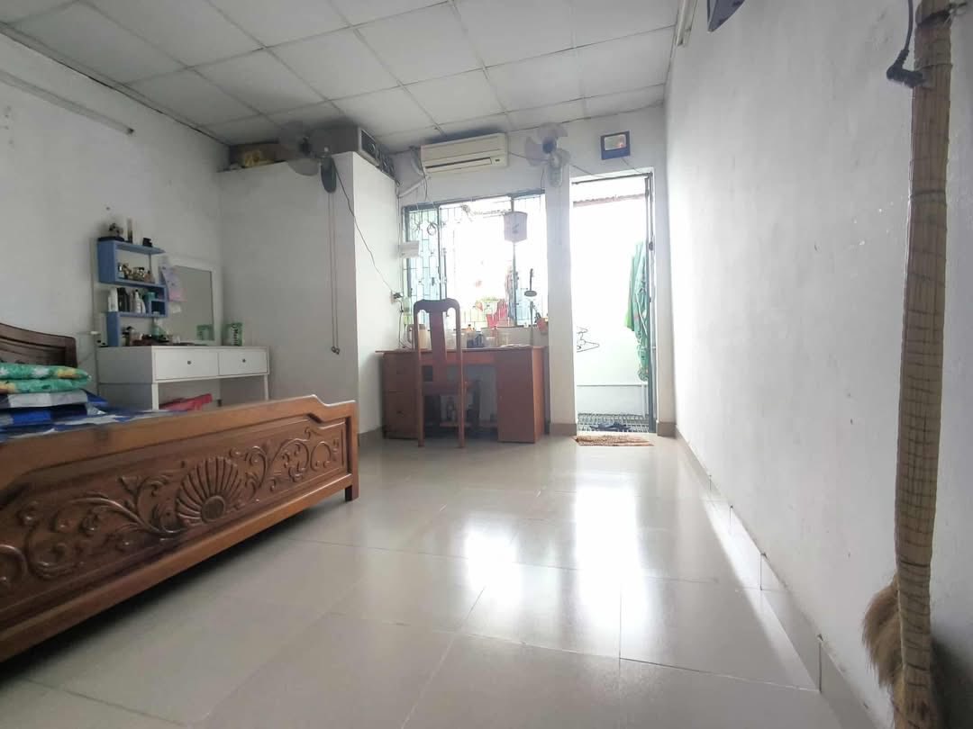 NHÀ 2 TẦNG 134M2 NGANG BỀ THẾ 8M TUYỆT ĐẸP, ĐANG CHIA LÀM 2 CĂN. HẺM XE TẢI THÔNG. TÂN XUÂN. HÓC 4