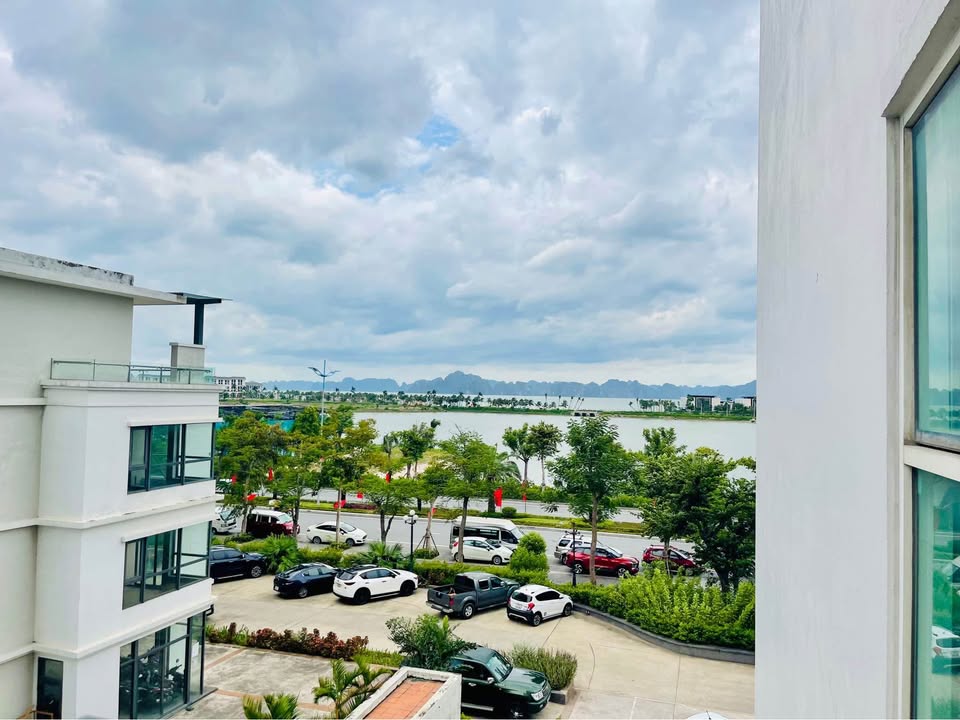 Cần bán Căn hộ chung cư Phường Bãi Cháy, Hạ Long, Diện tích 96m², Giá 3.35 Tỷ 5