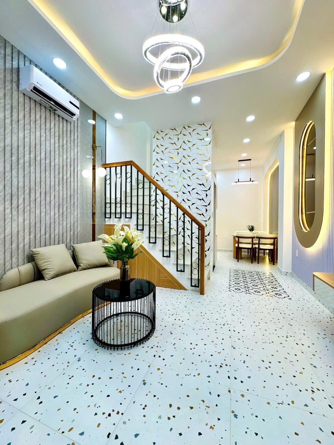 HIẾM! NHÀ ĐẸP SÁT MT PHÚ NHUẬN 27M2 - NHỈNH 5 ĐỒNG