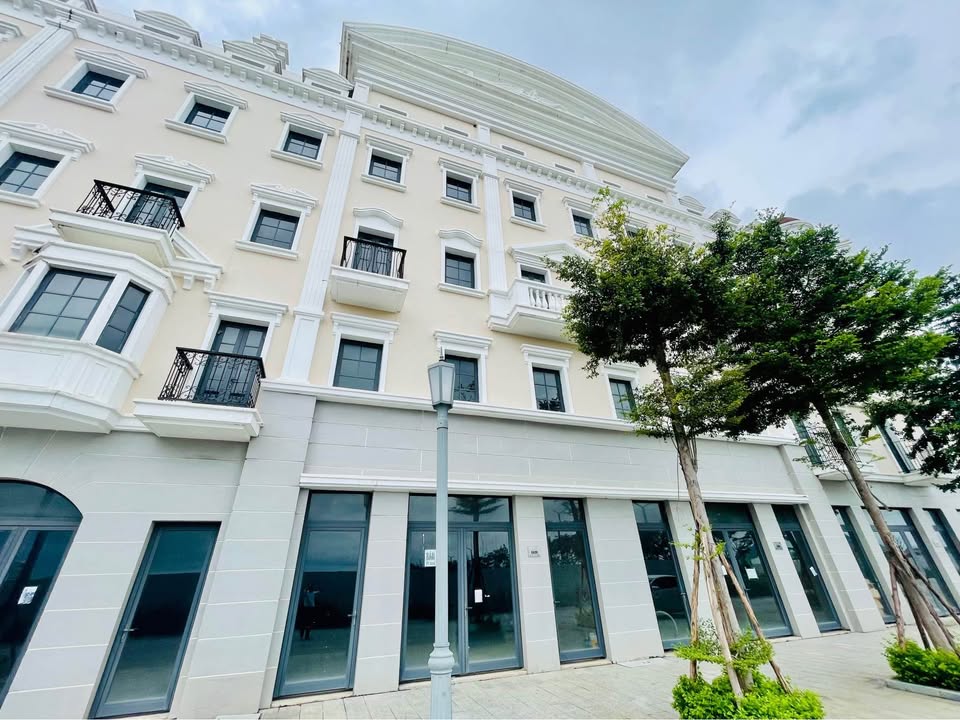 Cần bán Căn hộ chung cư Phường Bãi Cháy, Hạ Long, Diện tích 120m², Giá 11 Tỷ 5