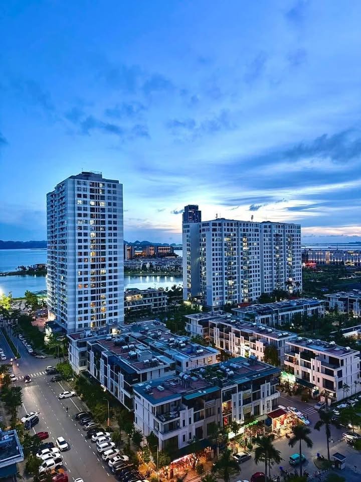 Cần bán Căn hộ chung cư Phường Bãi Cháy, Hạ Long, Diện tích 68m², Giá 2.15 Tỷ 9