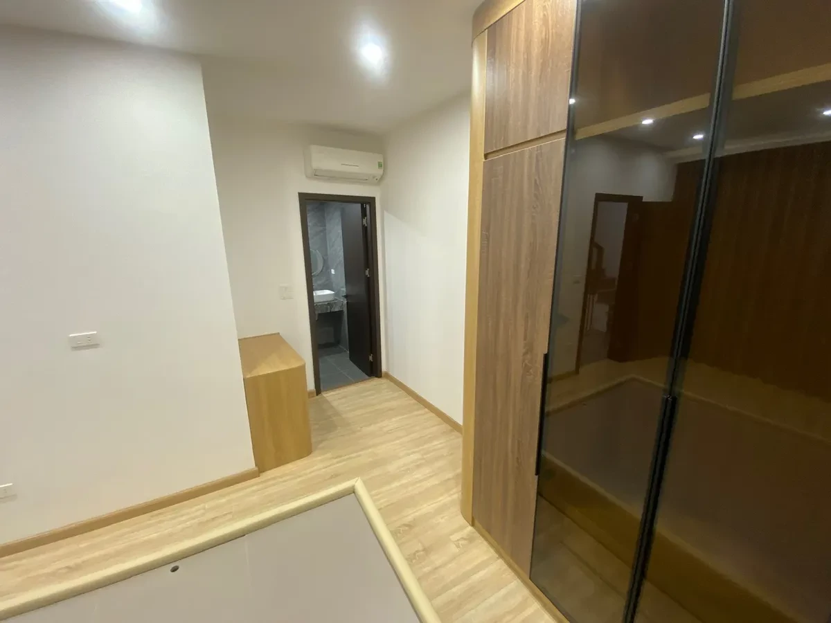 NHÀ MƯỚI FULL NỘI THẤT Ngọc Lâm 36/70 m2 X 6 Tầng X 10.05 Tỷ Long Biên Hà Nội. 3