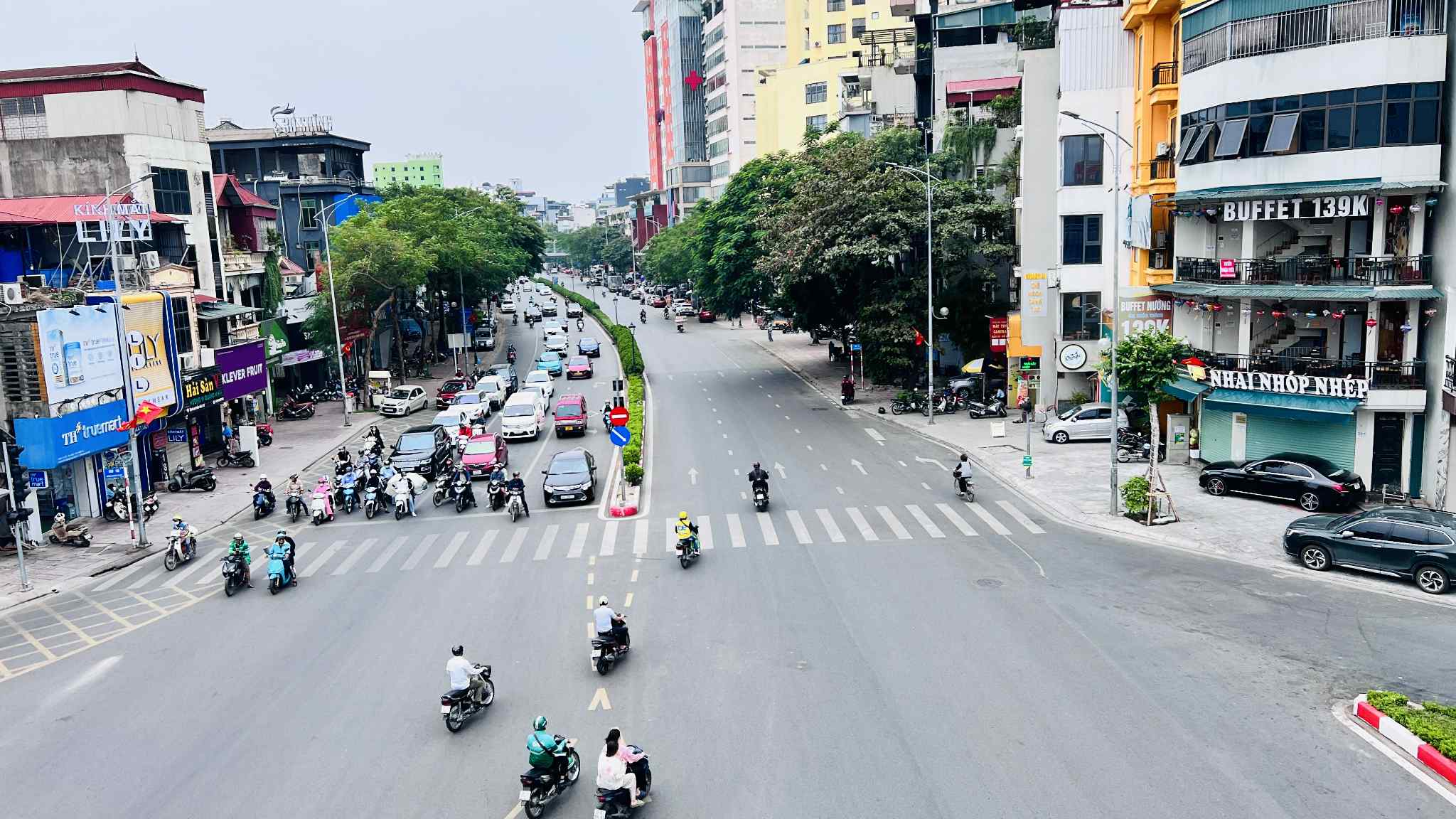 bán nhà mặt phố Hồng Tiến, 310m, mặt tiền 16.8m, 1 mặt phố- 2 mặt ngõ, full thổ cư 5