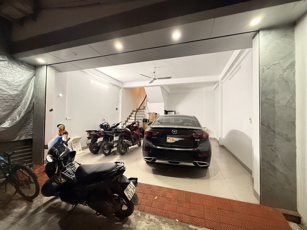 SIÊU PHẨM QUANG TIẾN - DÂN XÂY - GARA Ô TÔ - SÁT PHỐ - HÀNG XÓM VINHOMES SMART CITY - FULL NỘI