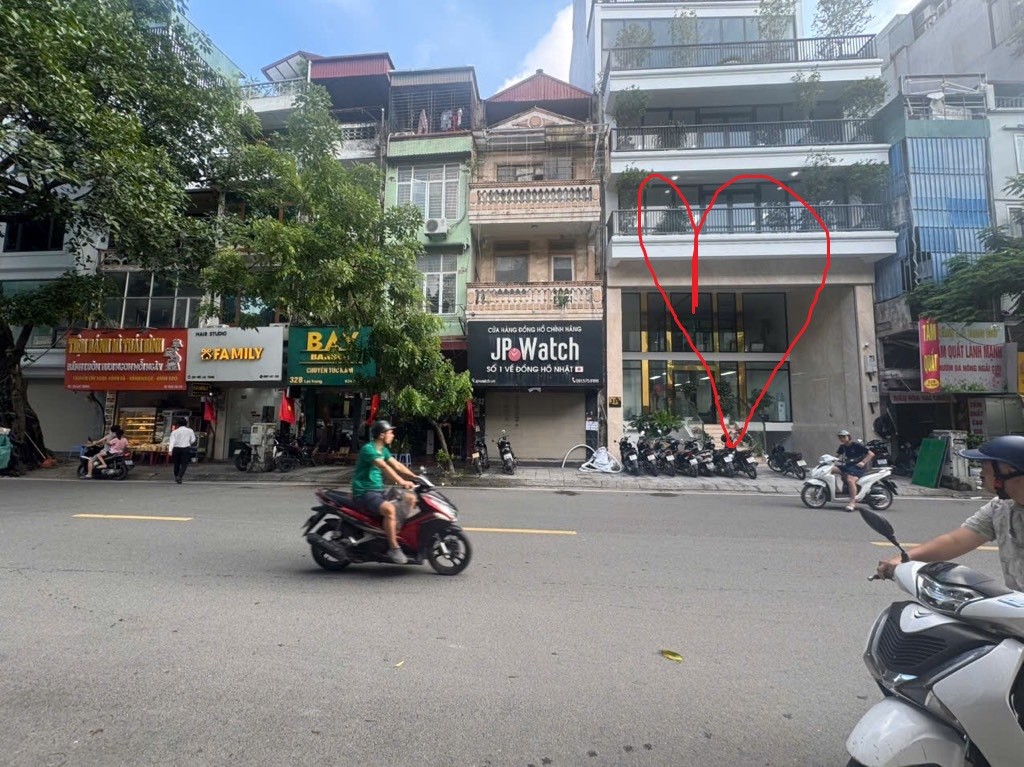 MẶT PHỐ LẠC TRUNG,HAI BÀ TRƯNG 29tỷ 70m VỈA HÈ Ô TÔ KINH DOANH SẦM UẤT,CHO THUÊ ĐỈNH 2