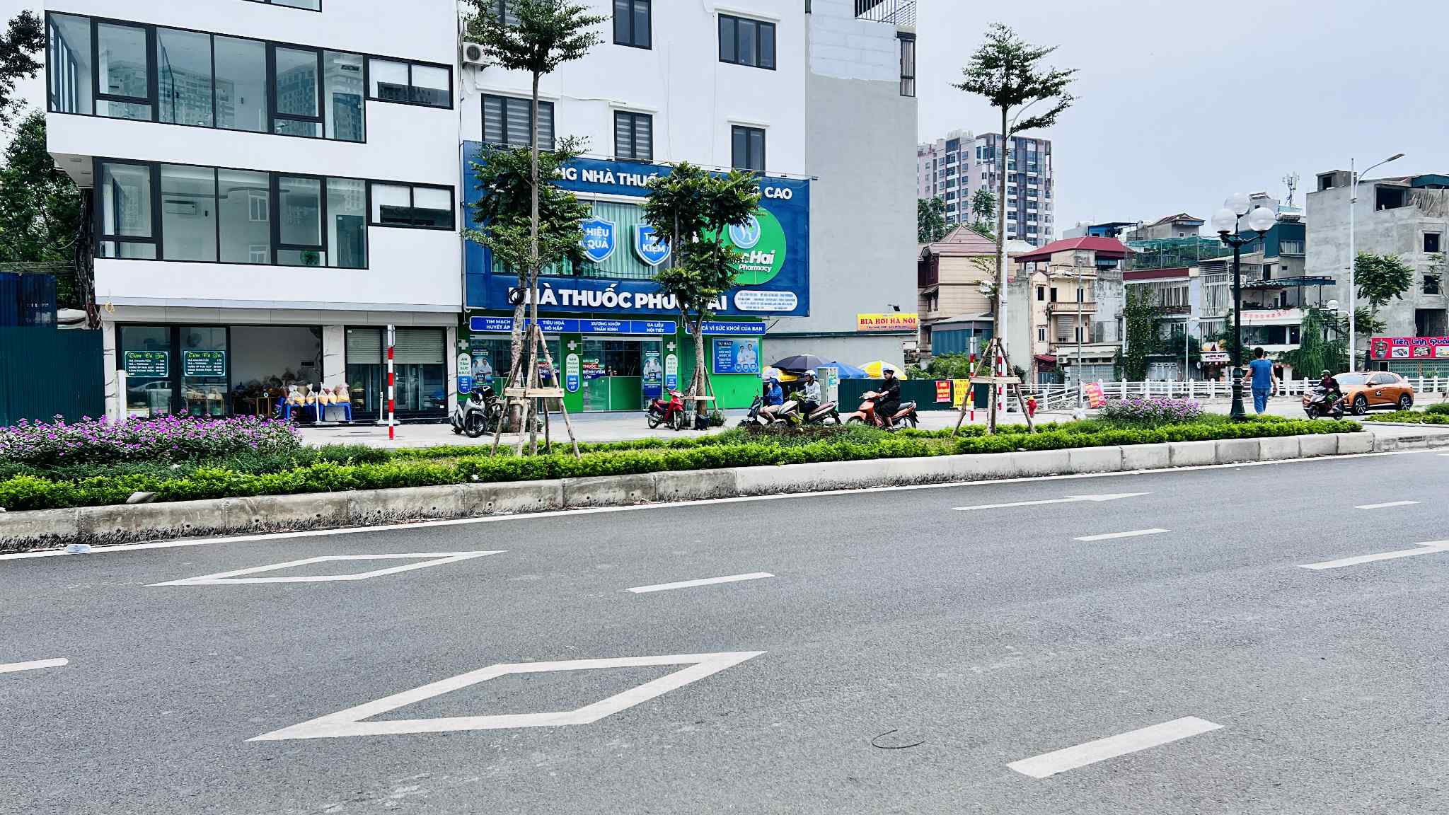 bán nhà mặt phố Hồng Tiến, 310m, mặt tiền 16.8m, 1 mặt phố- 2 mặt ngõ, full thổ cư 2