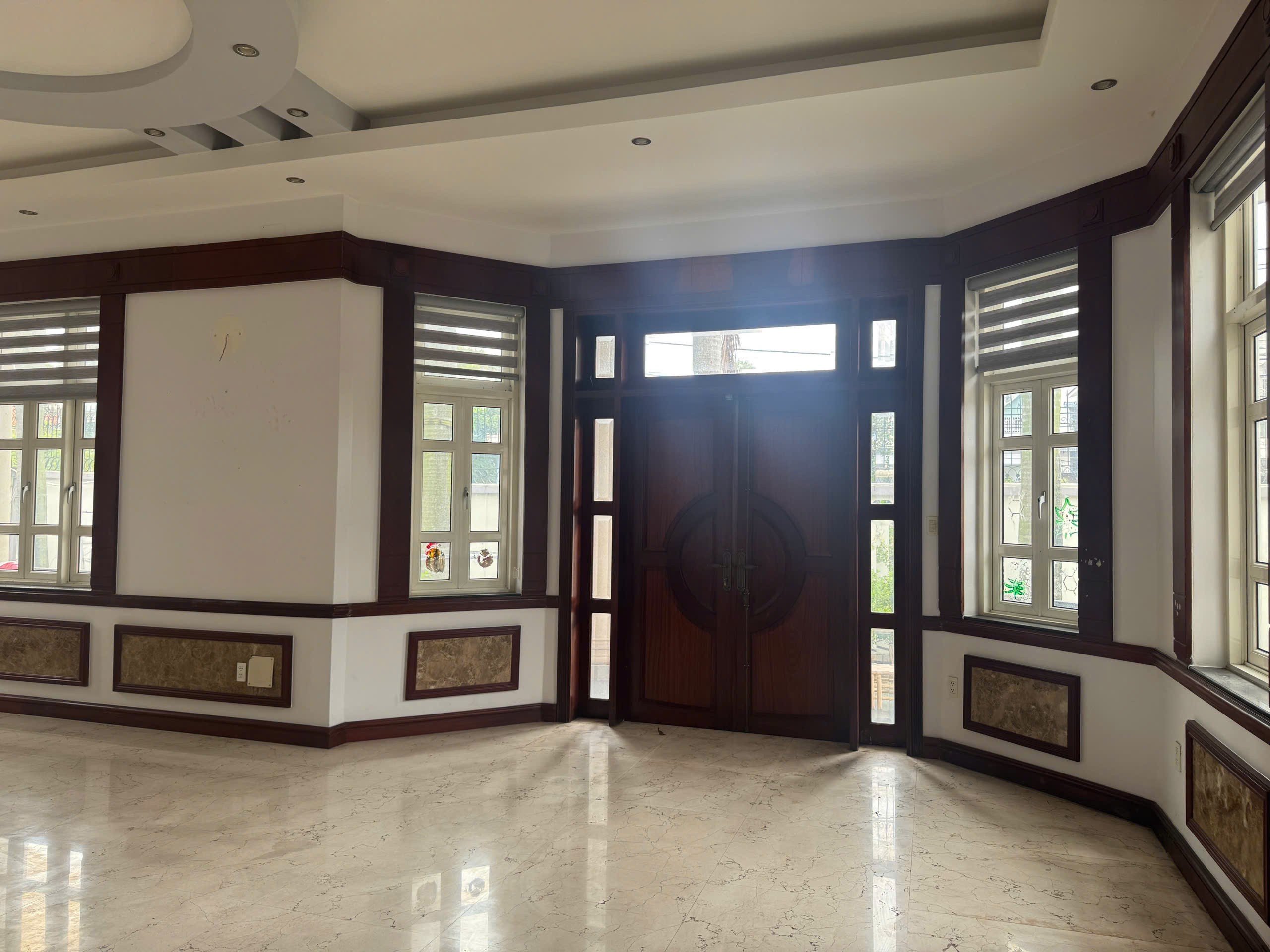 Cho thuê Biệt thự đường 20, Phường Hiệp Bình Chánh, Diện tích 2000m², Giá 186 Triệu/tháng