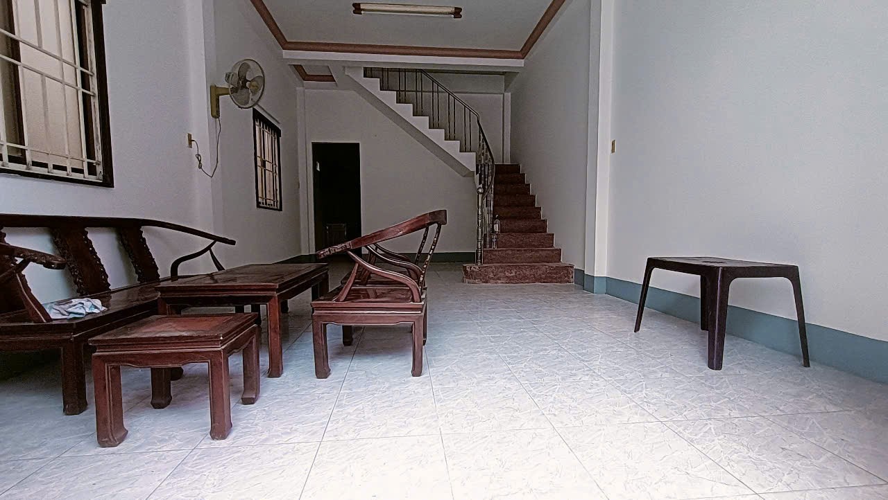 :nhà 7 triệu 3 phòng ngủ có sân đậu ô tô gần bệnh viện Phụ Sản Cần Thơ 3