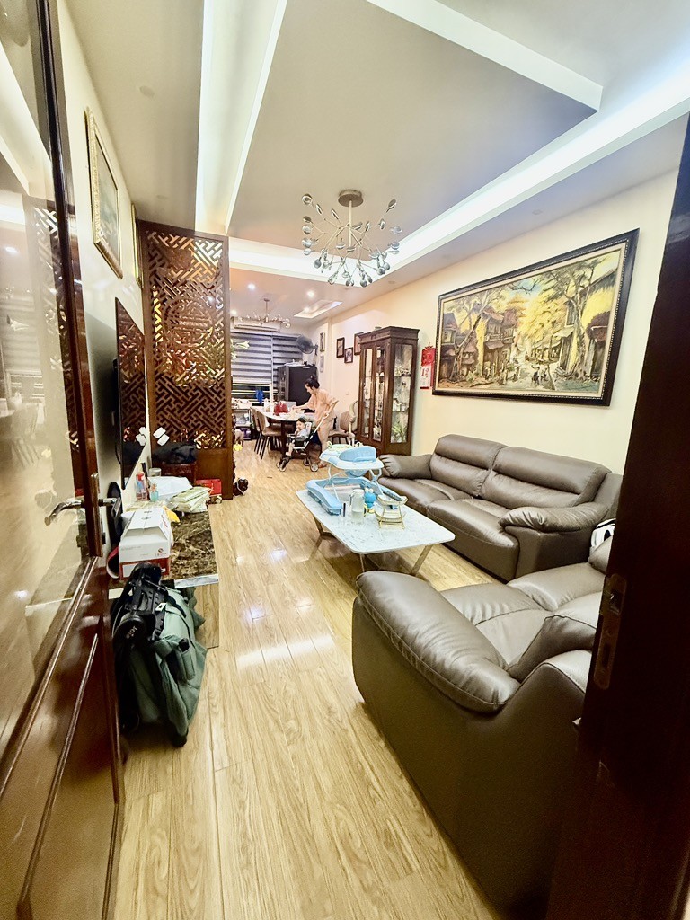 TRẦN KHÁT CHÂN,HAI BÀ TRƯNG nhỉnh 16 tỷ VỈA HÈ Ô TÔ ĐỖ CỬA KINH DOANH,CHO THUÊ 4