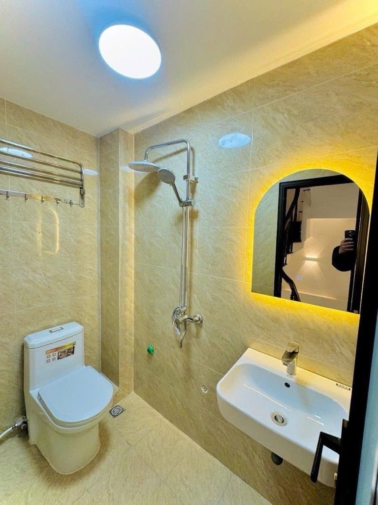Cần bán Nhà mặt tiền đường Trương Định, Phường Hoàng Văn Thụ, Diện tích 37m², Giá 7.3 Tỷ 3