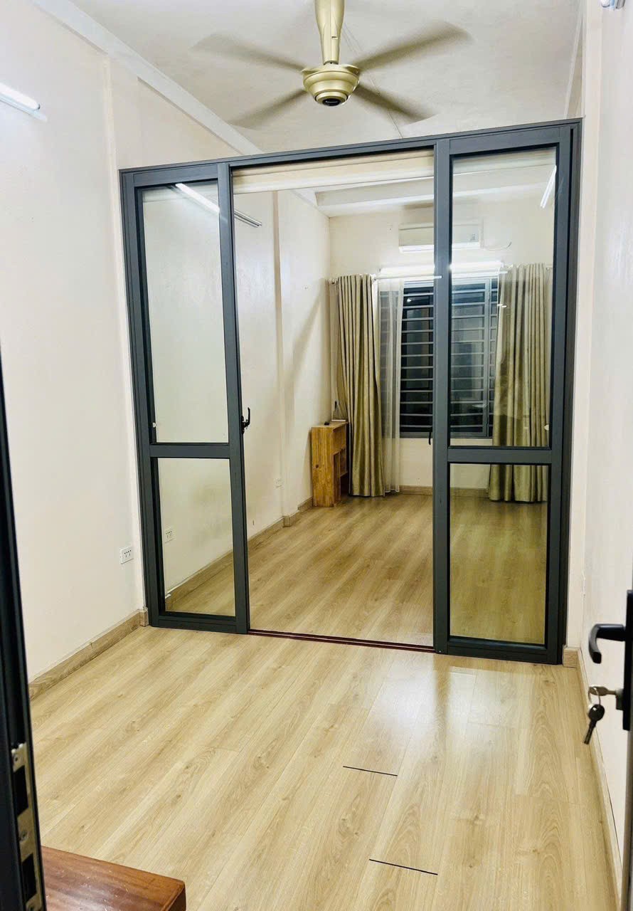Cho thuê nhà ngõ 211 Tôn Đức Thắng - Đống Đa 32m x 4T, 4PN3VS giá 12tr, ở nhóm 6