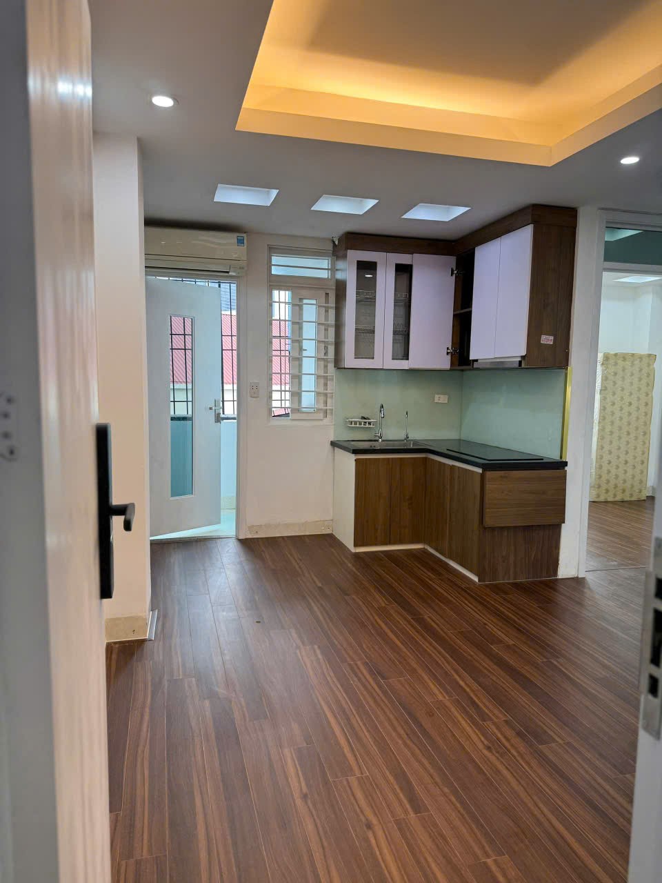 Bán căn hộ CCMN ngõ 252 Tây Sơn - Đống Đa 52m, 2PN2VS, nội thất đẹp giá 2.2 tỷ 2