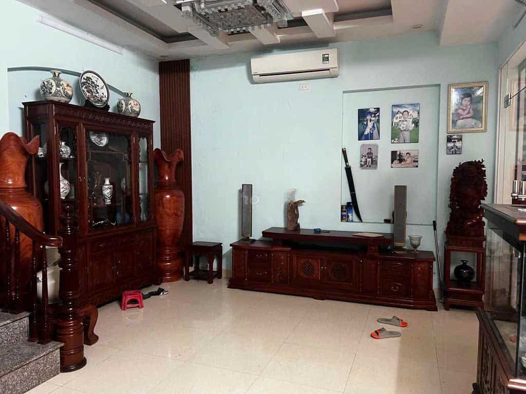 Cho thuê nhà ngõ 16 Hoàng Cầu - Đống Đa 40m x 3T - 3PN3VS giá 15tr full đồ, ở nhóm ok 2