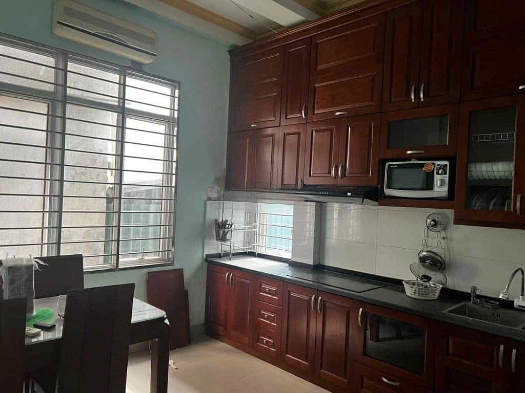 Cho thuê nhà ngõ 16 Hoàng Cầu - Đống Đa 40m x 3T - 3PN3VS giá 15tr full đồ, ở nhóm ok 3