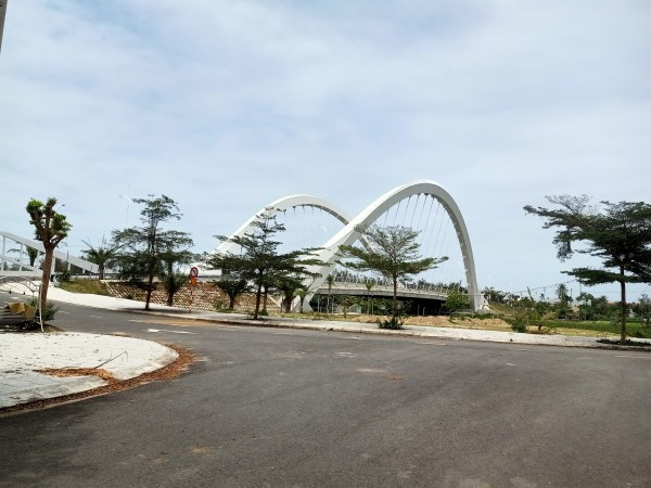 Lô liên kế đường thông 7m5 KĐT Ngọc Dương, gần biển và sông Cổ Cò