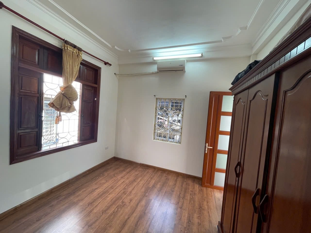 Cho thuê nhà riêng ngõ Hòa Bình 7, Hai Bà Trưng 60m x 4T, 4PN3VS giá 15TR, ở GĐ, nhóm 4